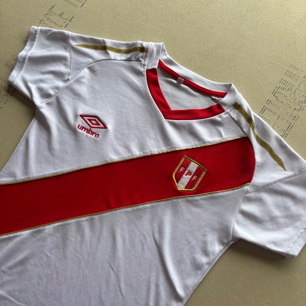 Y2K Umbro Peru FPF Soccer Jersey‎ T-shirt